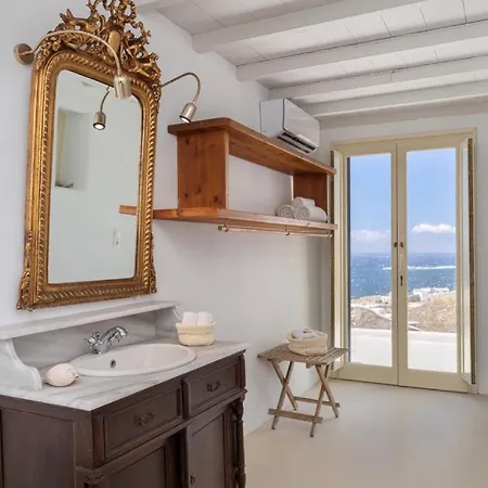 Lisante Villa *